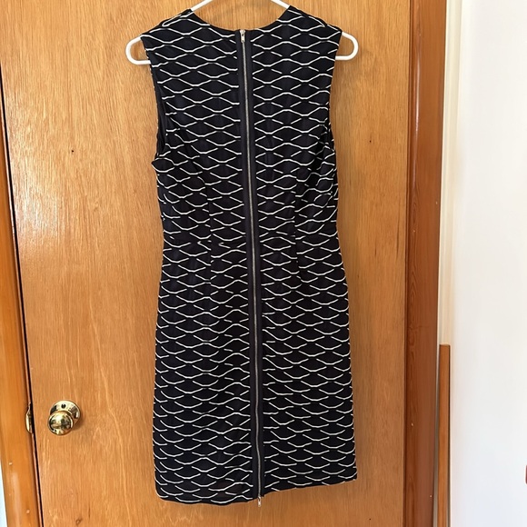 🔥Textured sleeveless dress with pockets and full length back zipper - very sexy - Picture 7 of 13